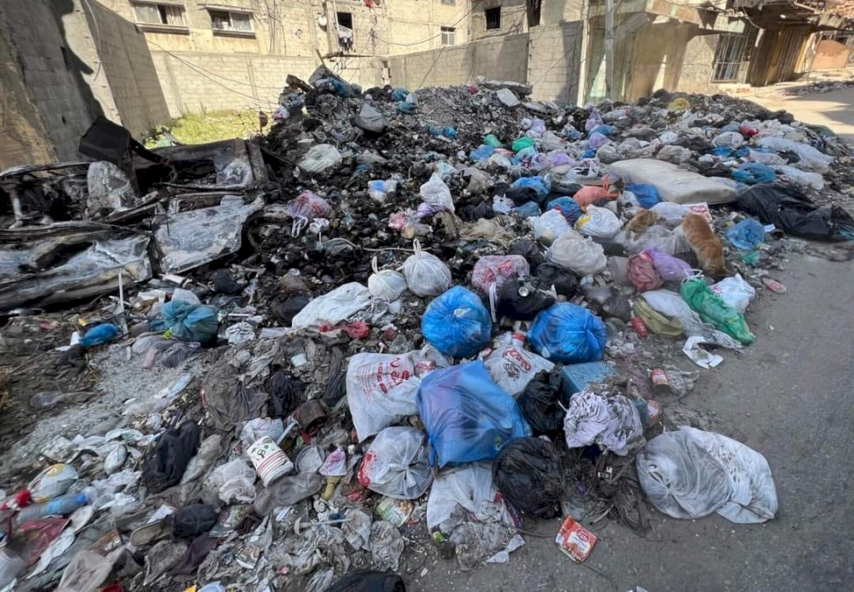 بلدية غزة: تكدس نحو 100 ألف طن من النفايات في الشوارع 