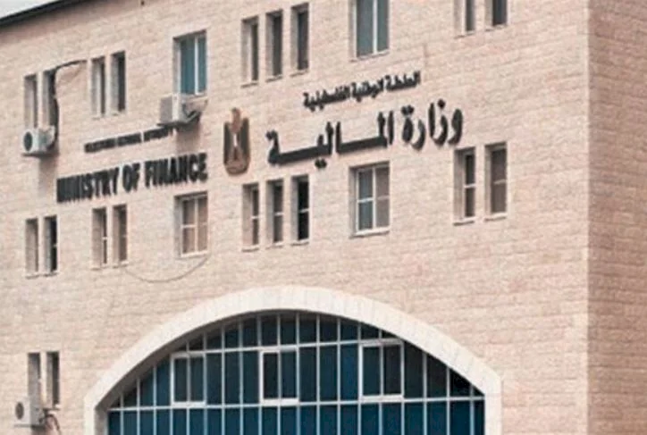 وزارة المالية: رواتب الموظفين اليوم بنسبة 60% بحد أدنى 2000 شيقل