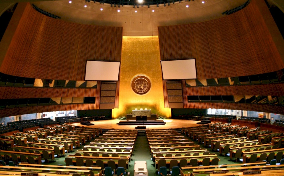  ما أهمية اعتماد مشروع قرار حصول دولة فلسطين على العضوية الكاملة بالجمعية العامة للأمم المتحدة؟