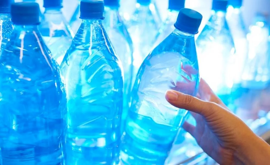 خبير تغذية نجوم يكشف: هذا التوقيت هو الأسوأ لشرب الماء