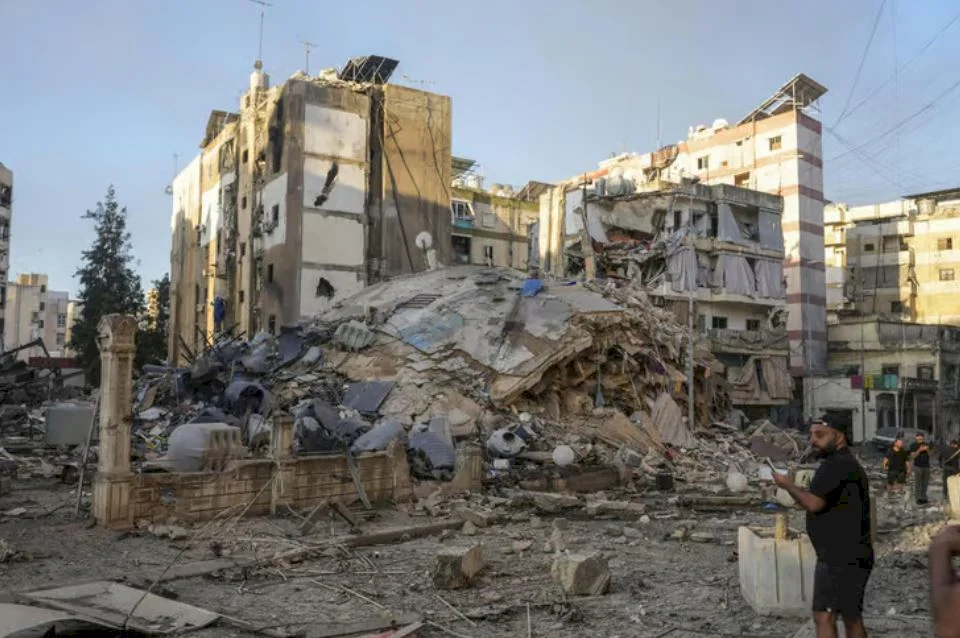 Israeli Army: We Targeted About 100 Sites of Hezbollah