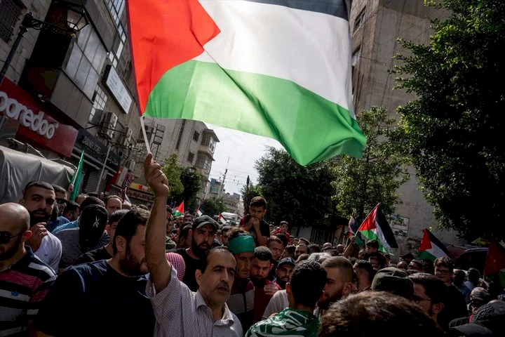 مسيرات ووقفات في الضفة بـ"اليوم الوطني والعالمي لنصرة غزة والأسرى"