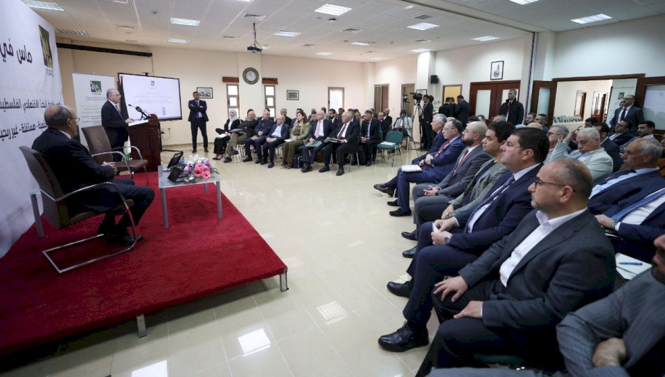 رئيس الوزراء: الاقتصاد الفلسطيني تعرض لصدمة مزدوجة.. و3 أولويات تعمل عليها الحكومة