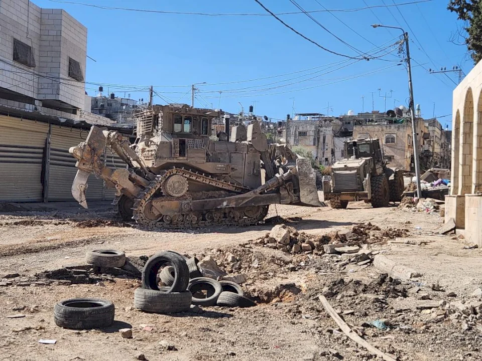 عدوان الاحتلال على طولكرم يدخل يومه الـ46 على التوالي