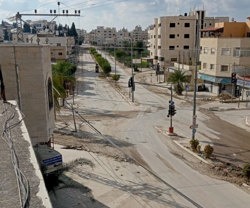 إخلاء مواطنين من طولكرم بعد أوامر  من الاحتلال