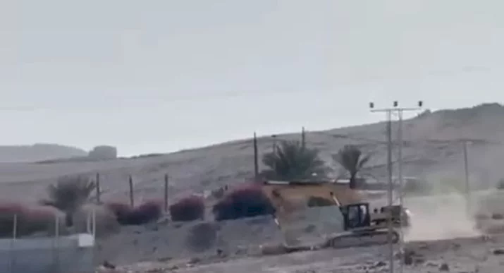 قوات الاحتلال تهدم منشآت في منطقة الدير شرق عين البيضاء بالأغوار الشمالية