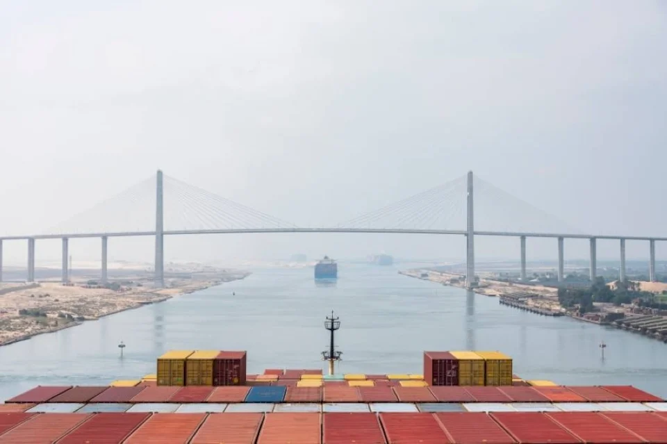 ارتفاع إيرادات قناة السويس مع انتعاش الملاحة بعد وقف إطلاق النار في غزة