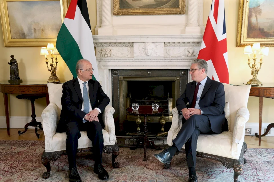 الحكومتان الفلسطينية والبريطانية تعقدان اجتماعات عالية المستوى وتؤكدان ضرورة تطبيق حل الدولتين