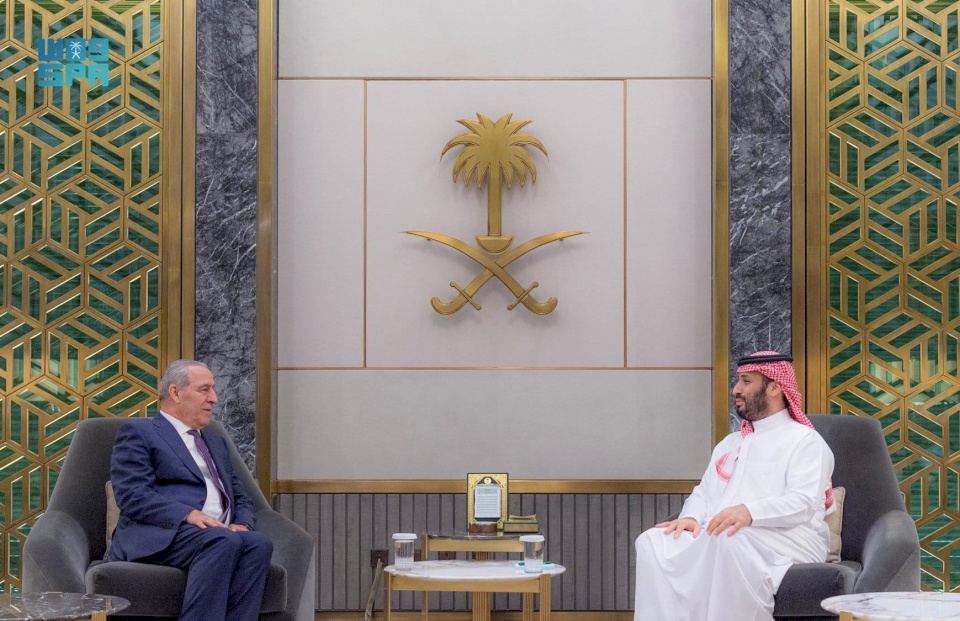 الأمير بن سلمان يستقبل الشيخ في أول زيارة له للسعودية منذ توليه منصبه الجديد