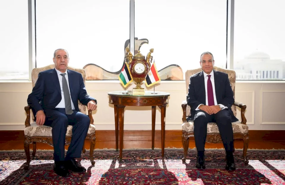 وزير الخارجية المصري يستقبل الشيخ ويبحثان الوضع الفلسطيني وخاصةً بغزة