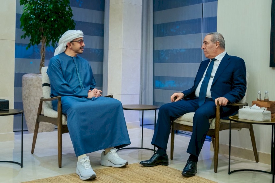 حسين الشيخ يلتقي وزير خارجية الإمارات في أبو ظبي