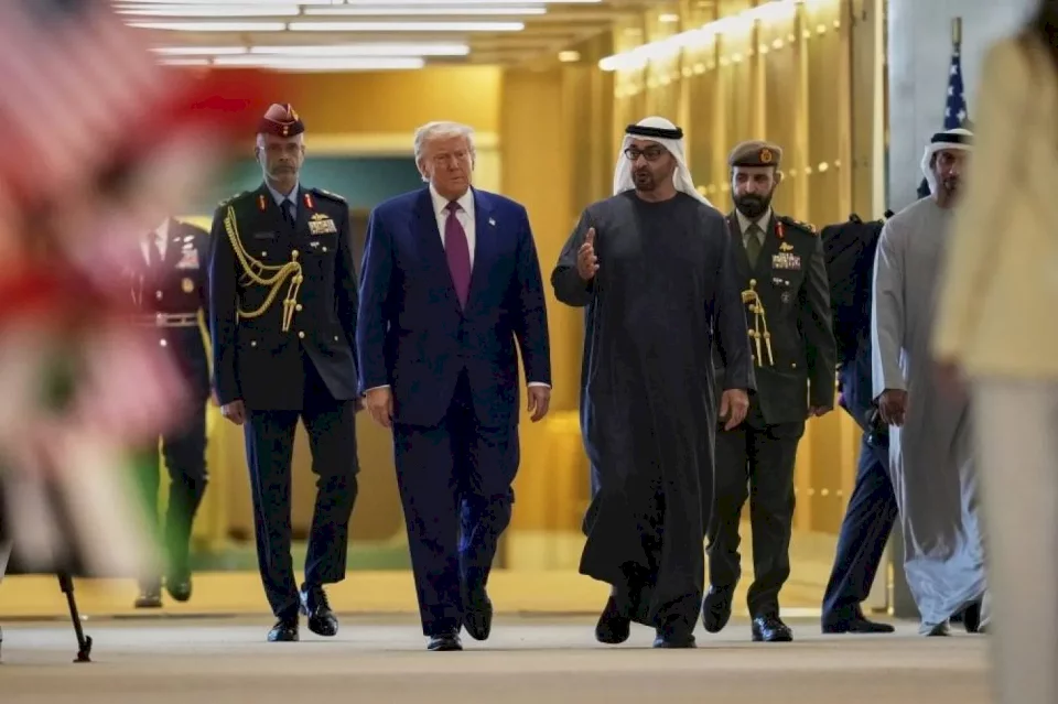 ترمب يختتم جولته الخليجية بالإمارات لتعزيز التعاون والشراكة