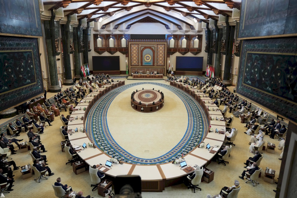 البيان الختامي للقمة العربية يؤكد رفض تهجير الشعب الفلسطيني وضرورة إدخال المساعدات الإنسانية إلى غزة