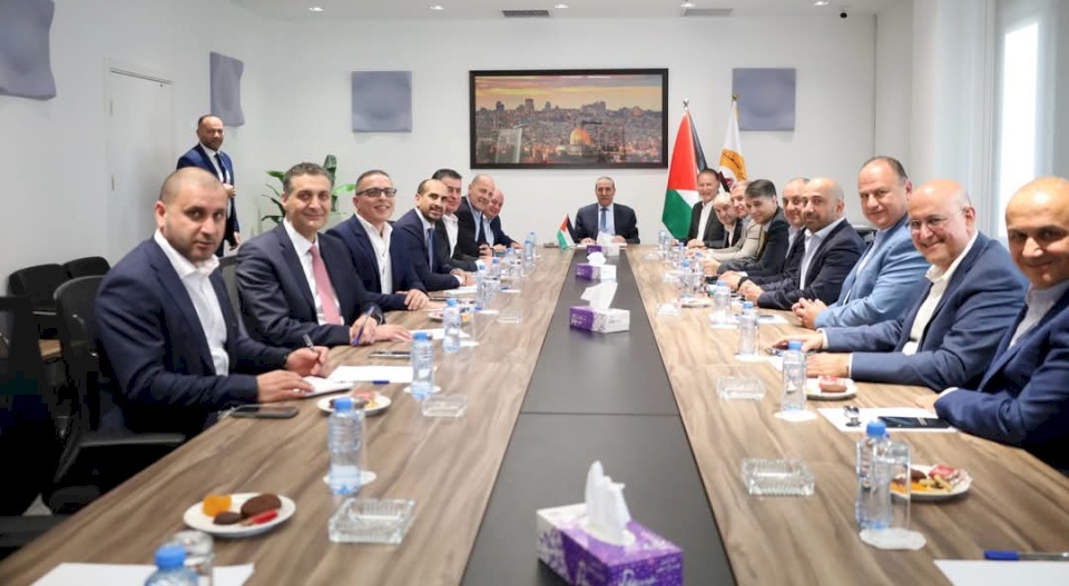 الشيخ يلتقي بممثلين عن القطاع الخاص الفلسطيني