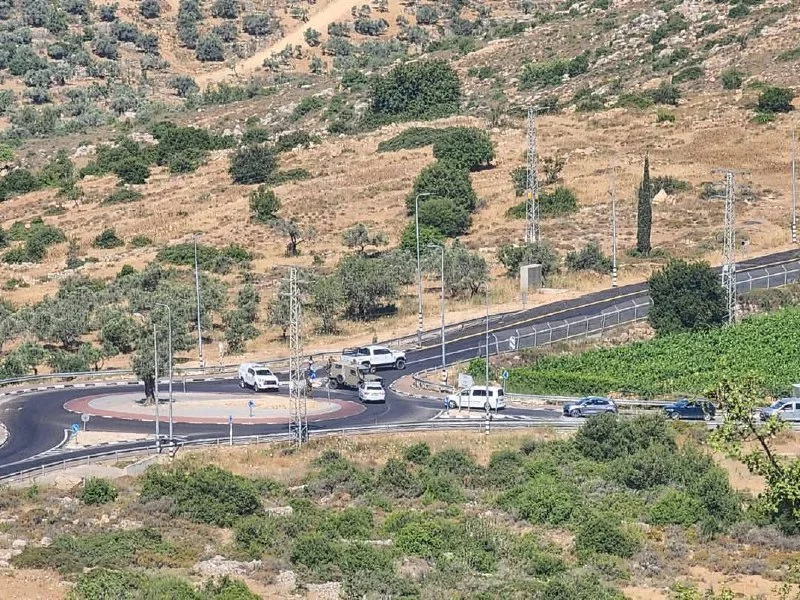 الاحتلال يقتحم المغير ويعتقل عددا من المواطنين ويغلق مداخلها