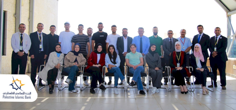 البنك الإسلامي الفلسطيني يستضيف وفداً من كلية الذكاء الاصطناعي وعلم البيانات بالجامعة العربية الأمريكية