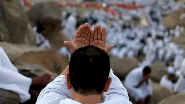 الحجاج يبدأون أول أيام التشريق في مناسك الحج