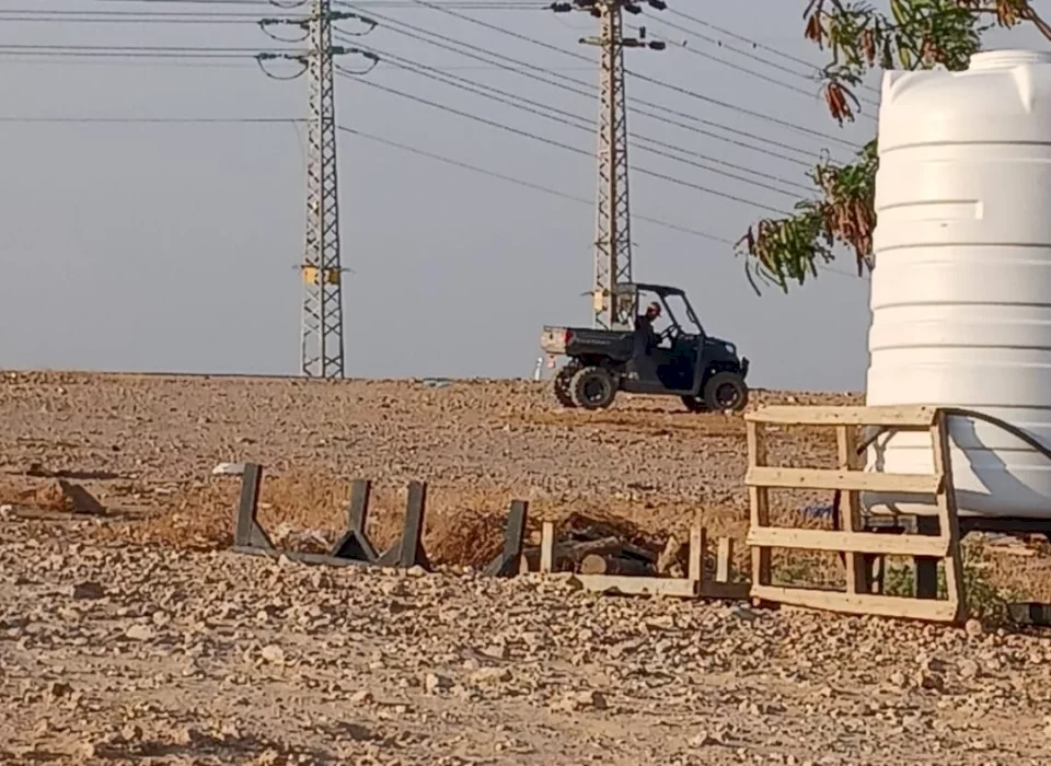 منظمة البيدر: مستعمرون يقتحمون عرب المليحات ويحصون أغنام المواطنين.
