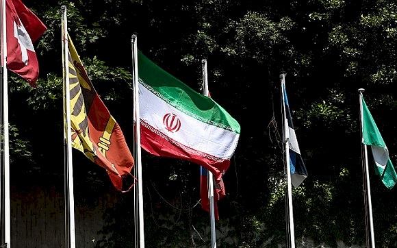 الأوروبيون يحضون إيران على مواصلة المباحثات النووية مع واشنطن