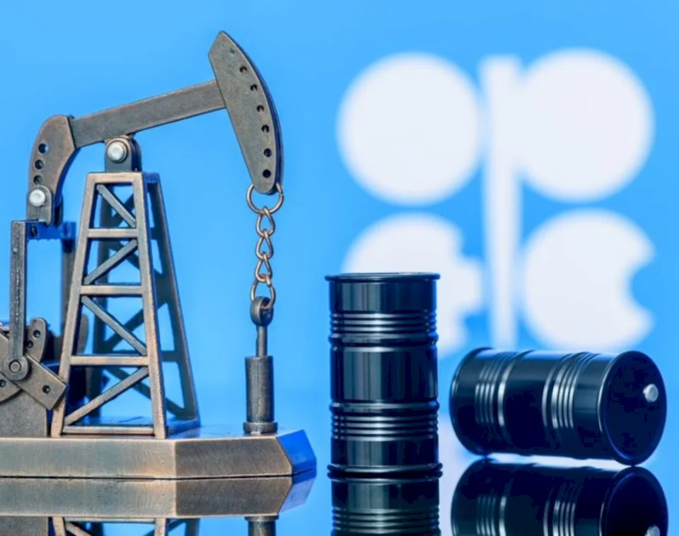 Bloomberg: OPEC+ Set to Increase Oil Supplies Today
