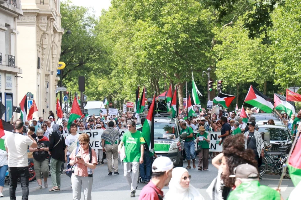 Des milliers de manifestants à Paris demandent l'arrêt du génocide à Gaza