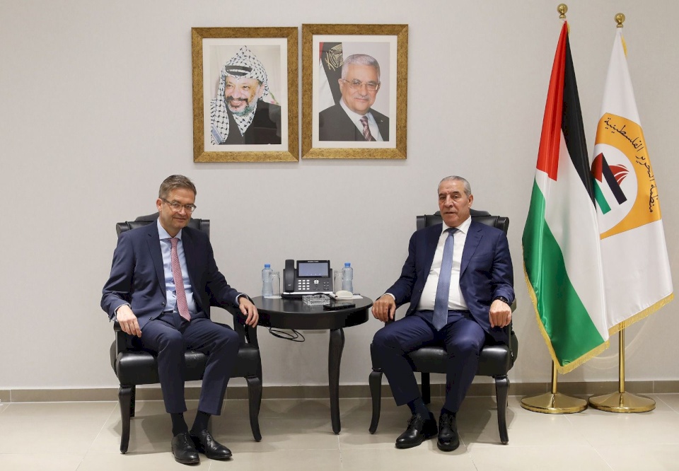 الشيخ يبحث مع رئيس البعثة الألمانية الأوضاع السياسية في لقاء وداعي بمناسبة انتهاء مهامه