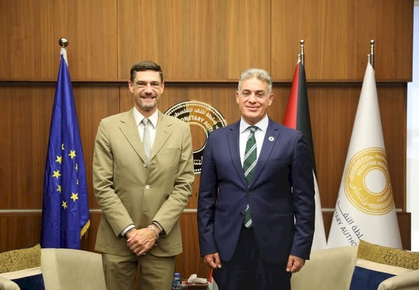 محافظ سلطة النقد يبحث مع رئيس بعثة الاتحاد الأوروبي التعاون المالي وتحديات القطاع المصرفي