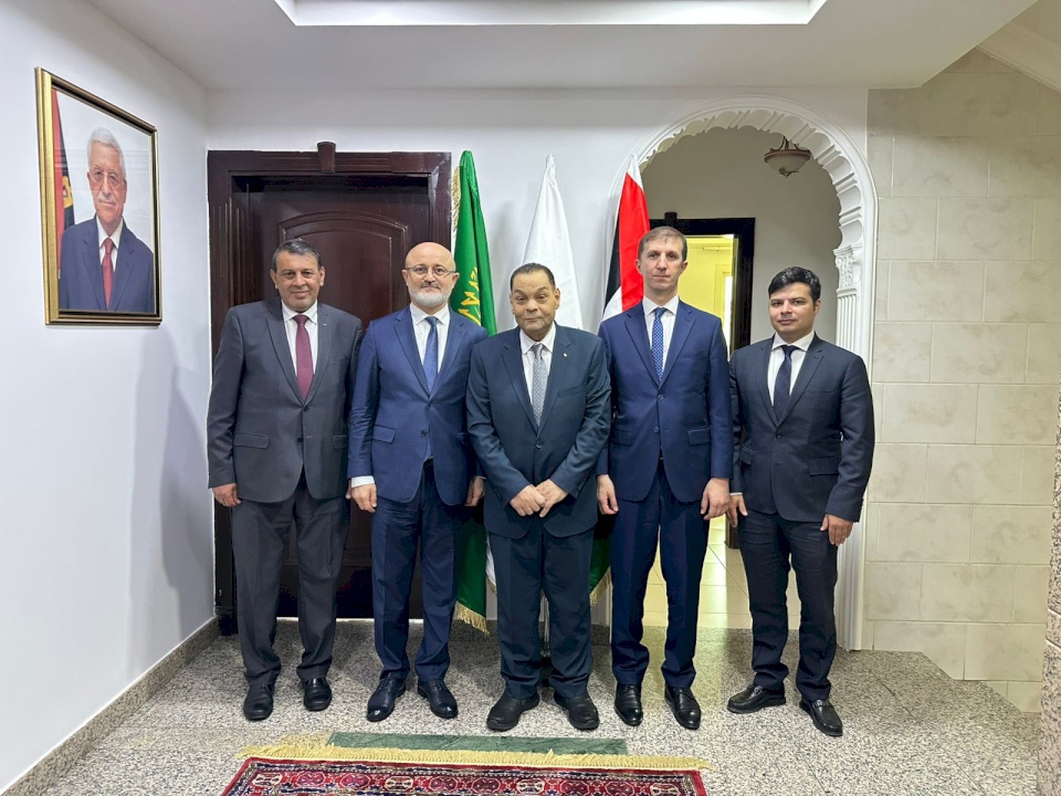 السفير شلبي يجري لقاءات دبلوماسية في جدة لتعزيز الدعم الإنساني لفلسطين