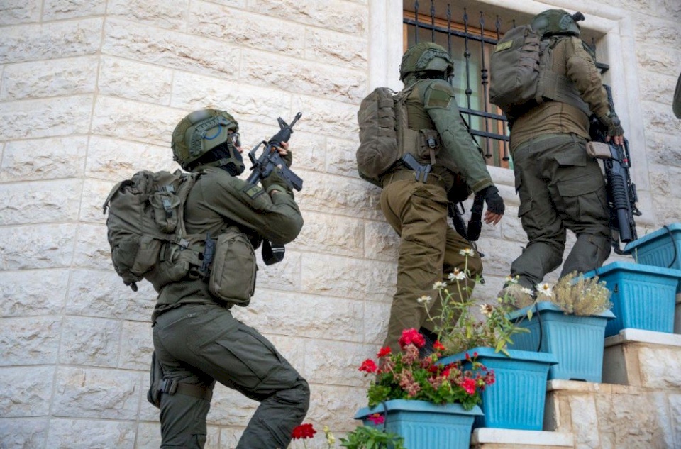The Occupation Launches a Campaign of Arrests in the West Bank