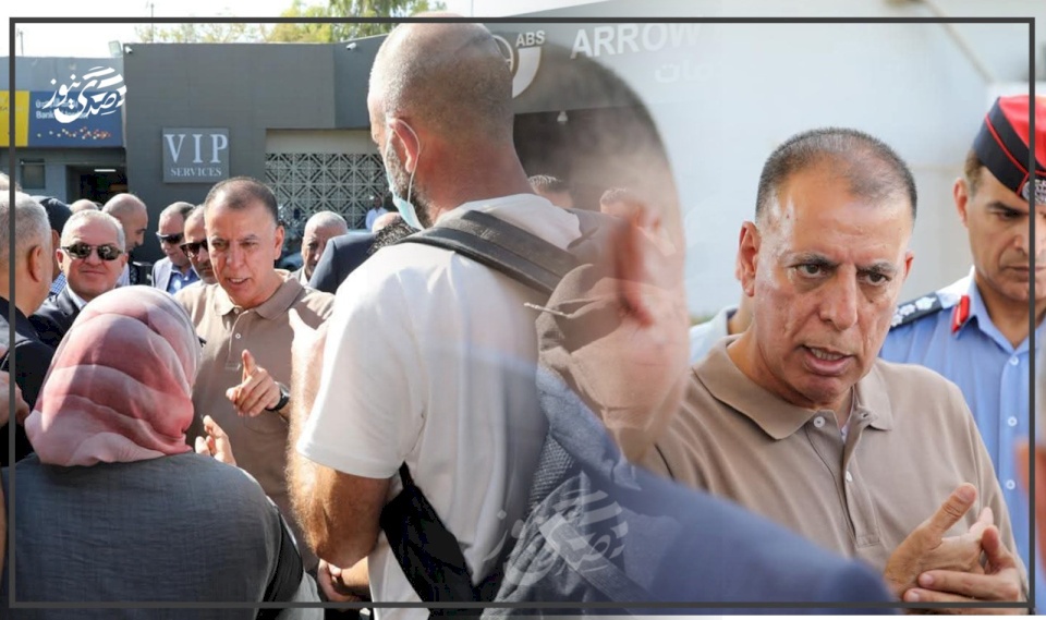 وزير الداخلية الأردني يأمر بتنفيذ مجموعة إجراءات لحل "أزمة التذاكر" على جسر الملك حسين