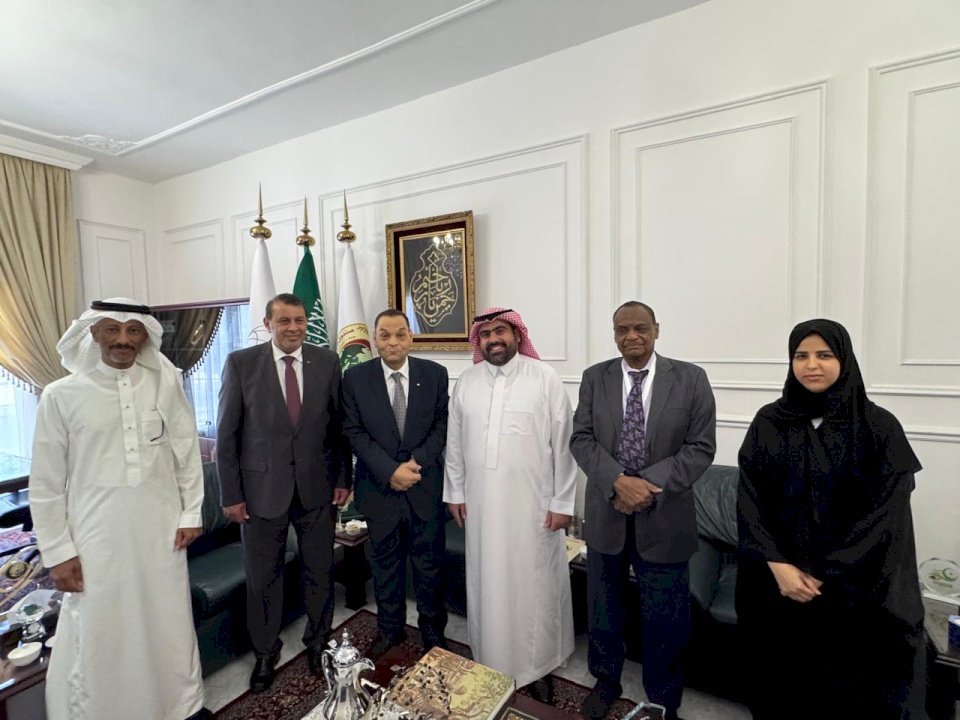 الأمين العام لمنظمة التعاون الإسلامي يبحث مع المندوب الدائم لدولة فلسطين التطورات السياسية والميدانية