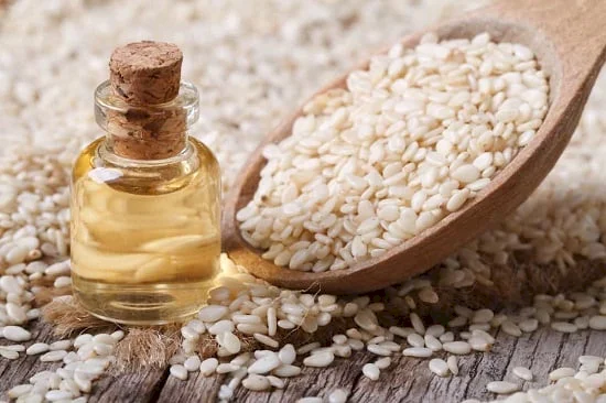 ما الفوائد التجميلية لـزيت السمسم على البشرة