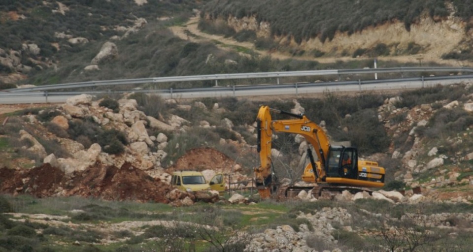 Occupation Forces Bulldoze Citizens' Lands in Idna Town