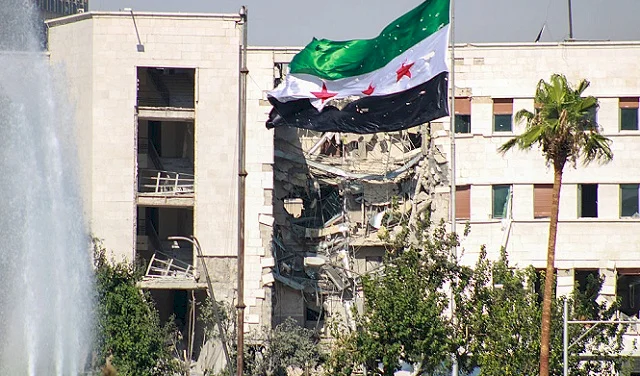 تقرير: لقاء جديد بين ديرمر ومسؤولين سوريين بباريس