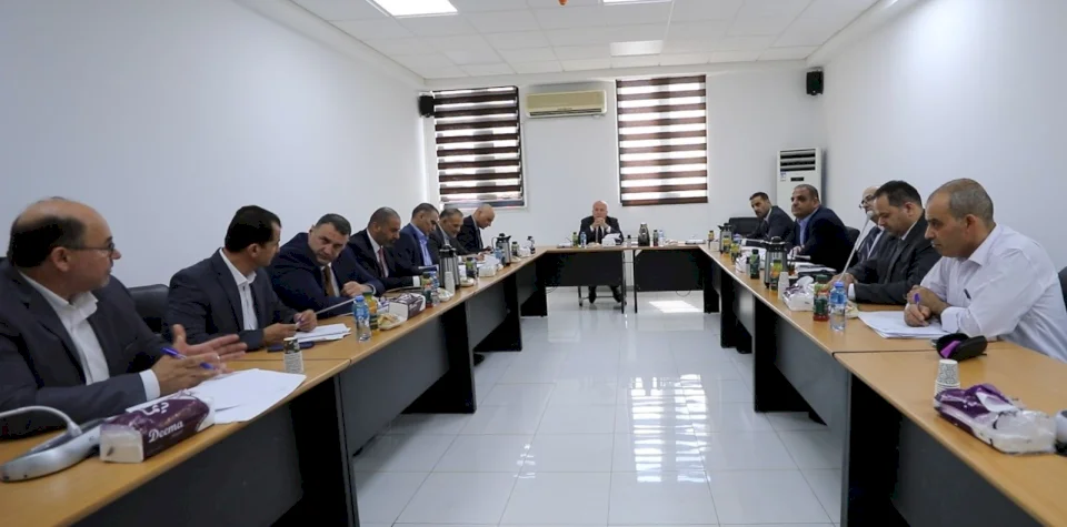 وزير الاقتصاد يلتقي خبراء وممثلين عن القطاعين العام والخاص في أول اجتماع للجنة المنافسة