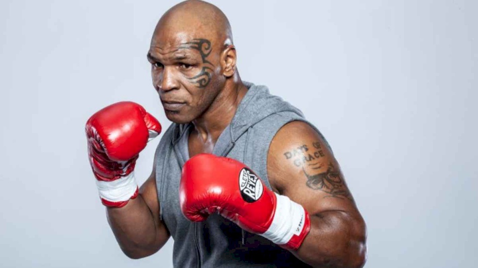 Mike Tyson décrit Sonny Liston comme le boxeur le plus terrifiant de l'histoire