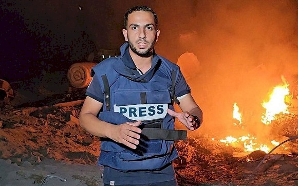 استشهاد الصحافييْن أنس الشريف ومحمد قريقع بقصف خيمة صحافيين بمدينة غزة