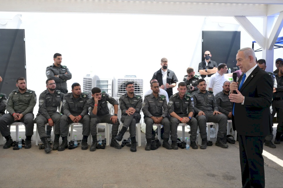 نتنياهو لقواته العاملة بالقدس والضفة: الأولوية حياتكم أمام حياة "الإرهابيين"