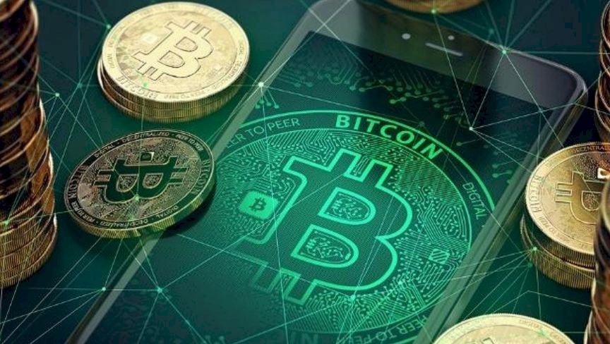 "بتكوين" تتراجع بأكثر من 4% بعد بيانات تضخم أميركية أقوى من المتوقع