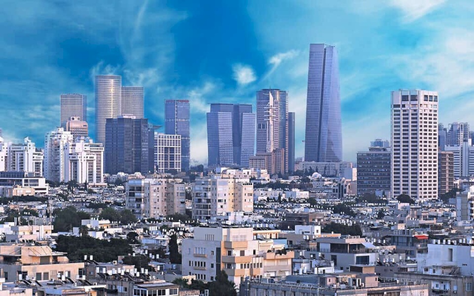משרד האוצר הישראלי פועל לסגירת משרדי שרים מפרים בתל אביב