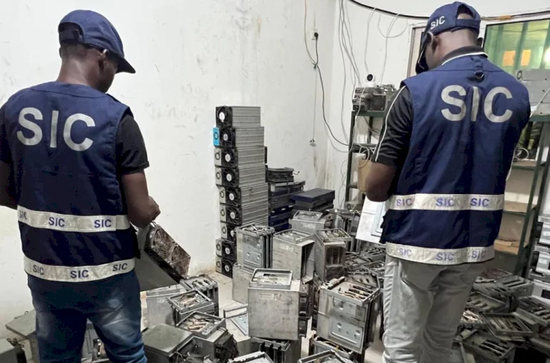 الإنتربول يضرب شبكات الاحتيال الرقمي بأفريقيا ويوقف المئات