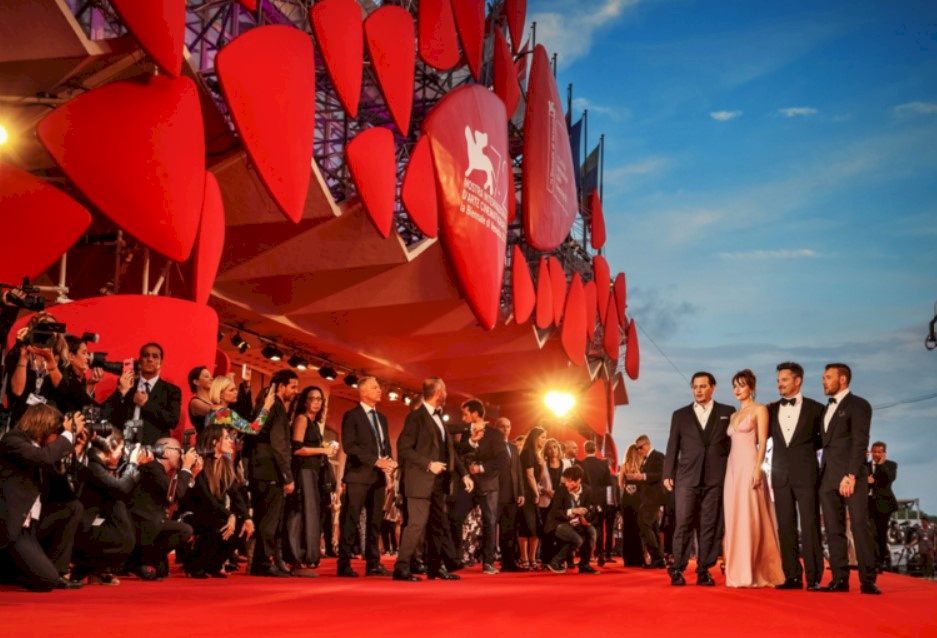 نجوم الفن يطالبون مهرجان فينيسيا بدعم القضية الفلسطينية