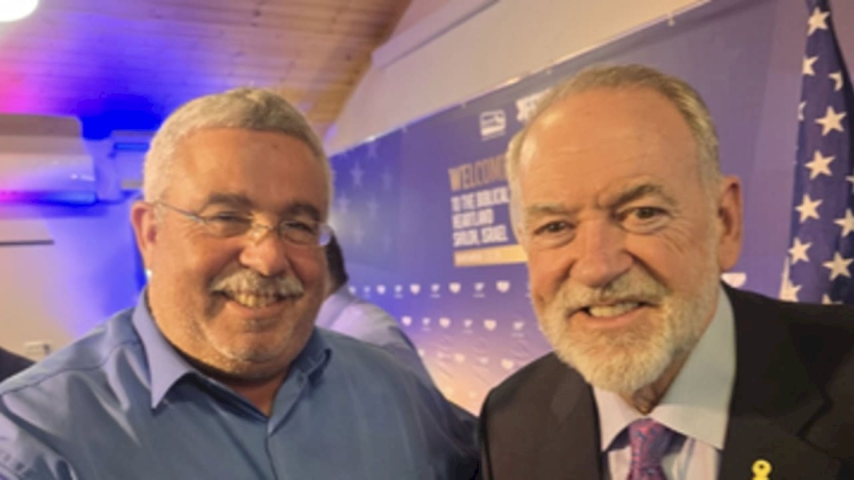 Messages politiques.. L'ambassadeur américain participe à la prière du samedi dans la colonie d'Efrat