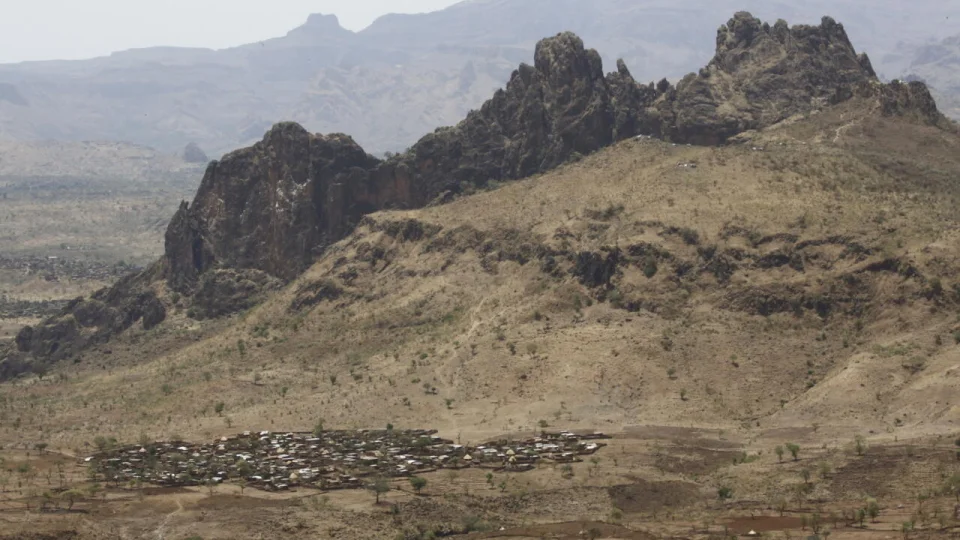 At least 1000 people killed in a landslide in Darfur, Sudan