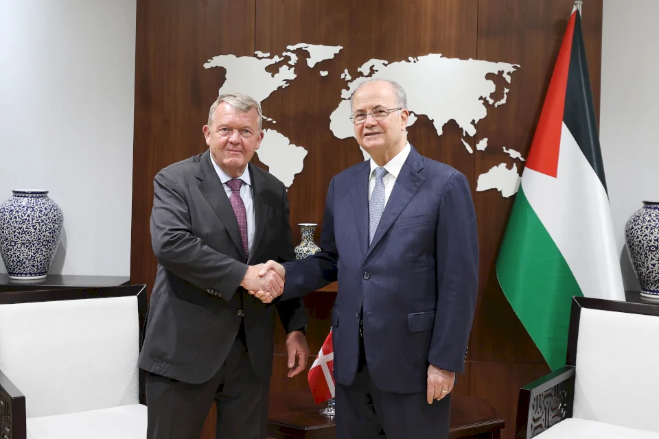 The Palestinian Prime Minister Discusses Efforts to End the War on Gaza with the Danish Foreign Minister