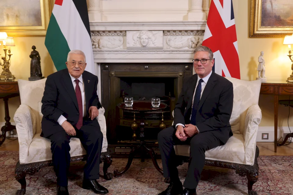 President Abbas Meets British Prime Minister