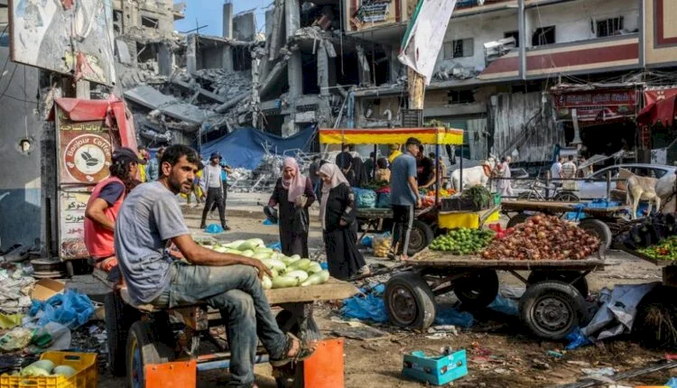 Les prix des biens de consommation diminuent considérablement dans la bande de Gaza en août 2025