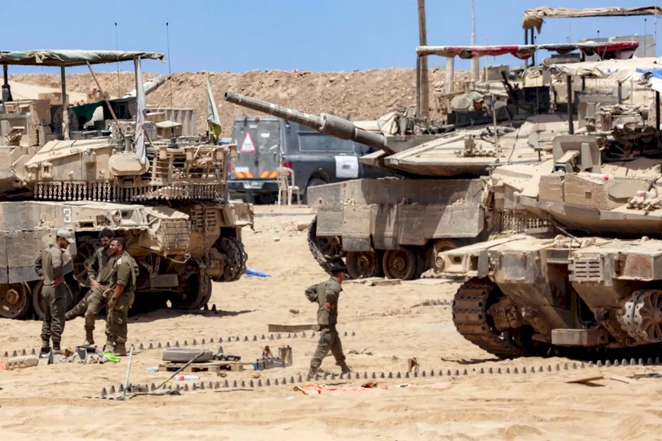The Israeli Army Completes Its Preparations to Occupy the City of Gaza
