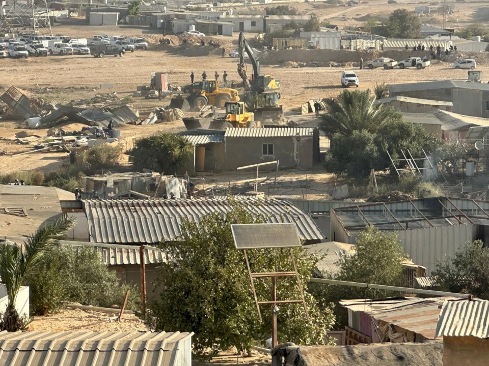 Occupation authorities demolish 40 houses in the village of Al-Sar in the Negev