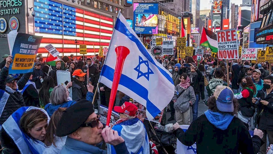 Unprecedented American Divide Over Supporting Israel: The Right Reassesses Its Position While Democrats Intensify Criticism